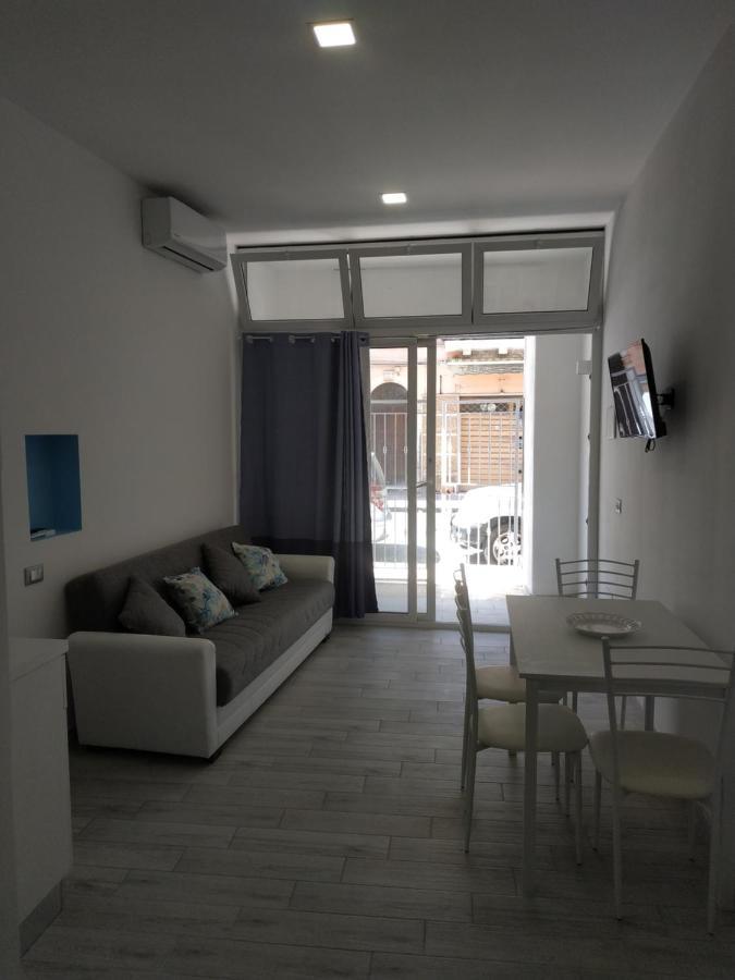 Loft Sul Mare Apartment Giardini Naxos Bagian luar foto